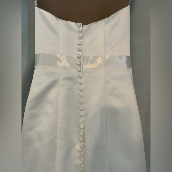 David’s Bridal Wedding Dress - Picture 3 of 5